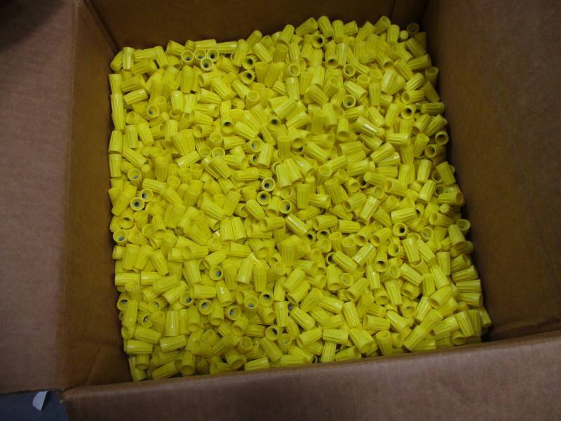 lot 12 image: 18 - 12 AWG Yellow Wire-Nut