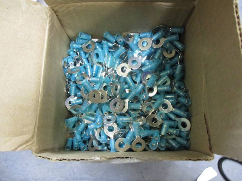 lot 14 image: 16-14 AWG 14 Stud Nylon Insulated wgrip Ring Terminal