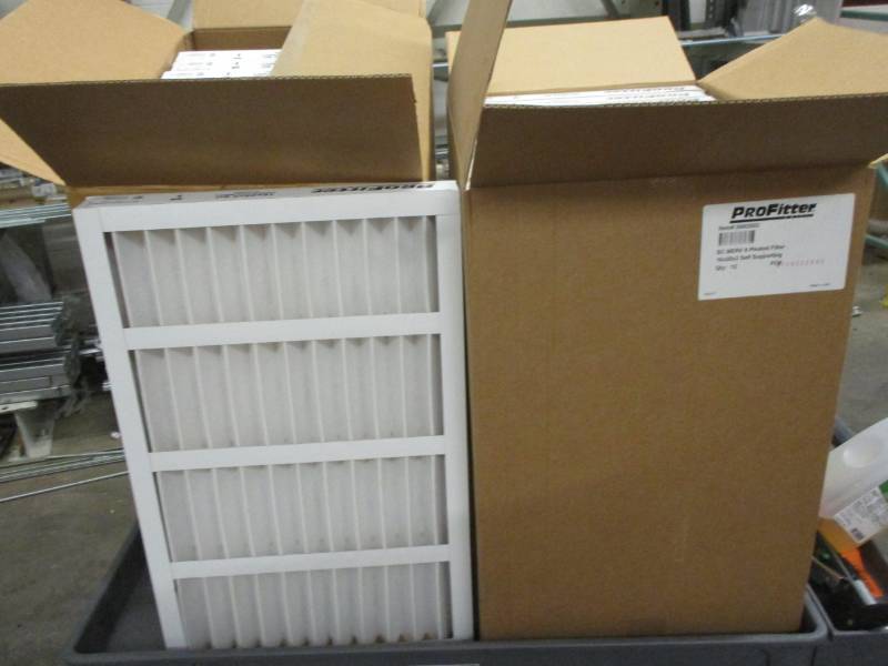 lot 64 image: 16W x 25H x 2D MERV 8 Standard Capacity Self Supporting Pleated Air Filter