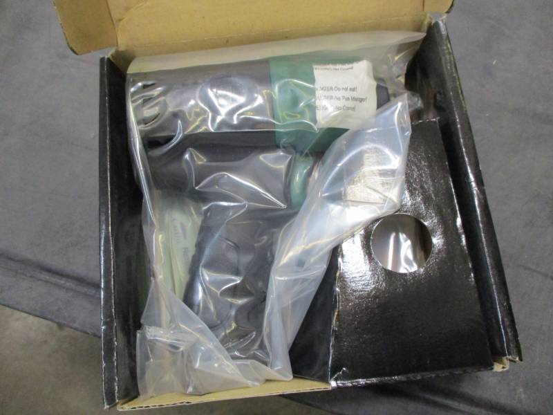 lot 77 image: 38Sq Drive 280ft-lb Ergonomic Handle Heavy Duty Impact Wrench