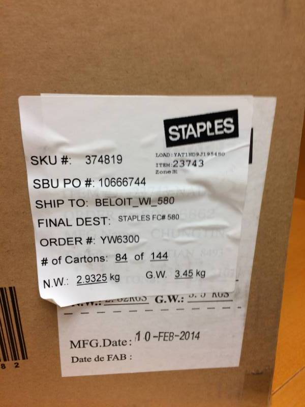 lot 4 image: New In Sealed Box Staples 3 White Binders - 6 Units in the box