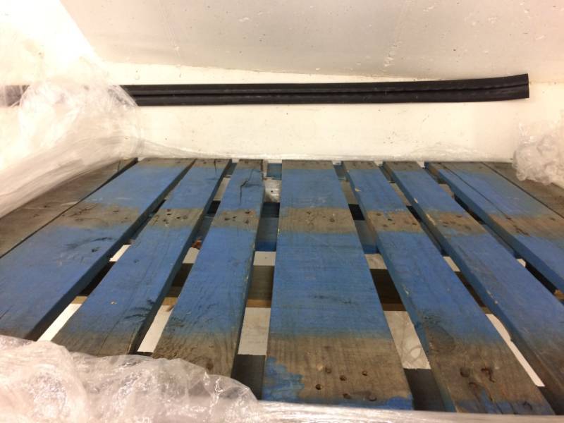 lot 5 image: 4 x 40 Wood Pallet