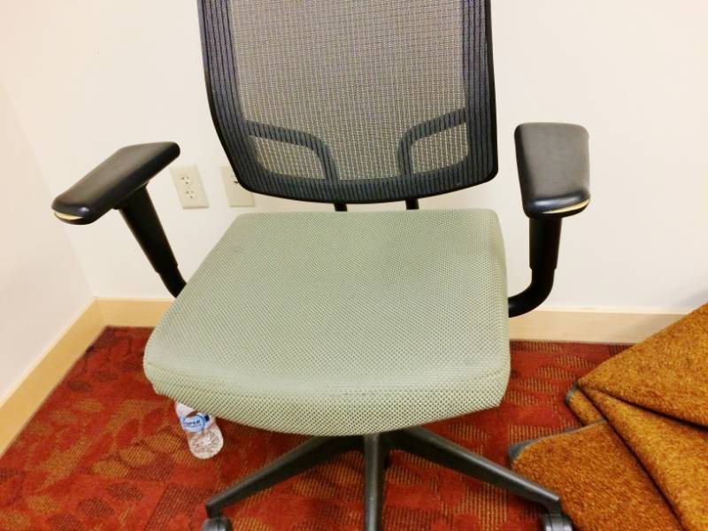 lot 35 image: MSRP $700 High&nbspQuality Sitonitseating Focus Ergonomic High Mesh Back Executive Office Chairs - This Would Make A Fantastic Armless Task Chair  Arm Cushions Are Beginning to Split.