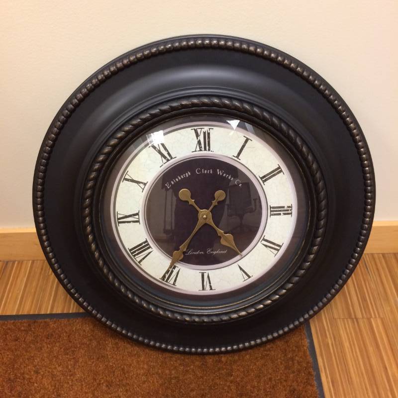 lot 16 image: 2 Foot Large Decorative Wall Clock - Excellent Working Condition