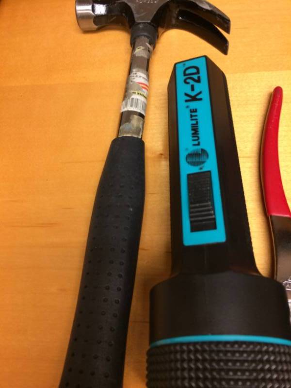 lot 6 image: Lot Of Flashlights & Tools