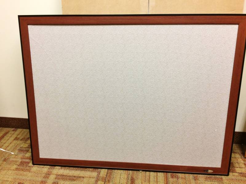 lot 23 image: Wood Framed Quartet Bulletin Board 4 x 3