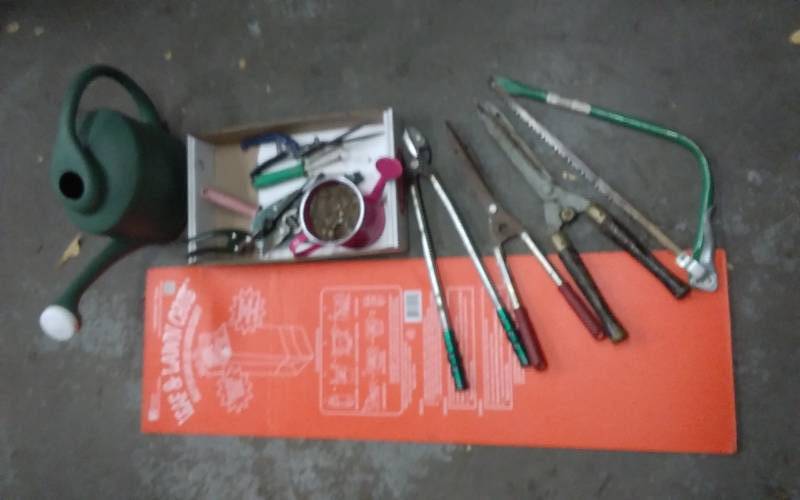 lot 5 image: Lawn & Leaf Chute, Brush Saw, Hedger, Pruner, Water Can, Other Garden Related