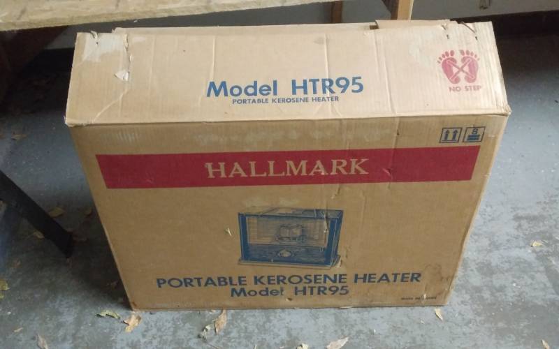 lot 11 image: Portable Kerosene Heater 93,000 BTU (Looks New In Box)