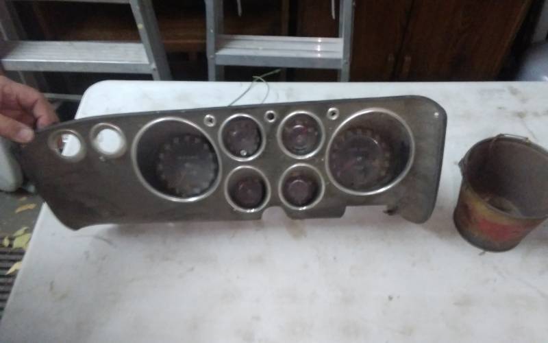 lot 24 image: Vintage Dash (Instrument Cluster) Fits 1967-1967 Corvair Spider