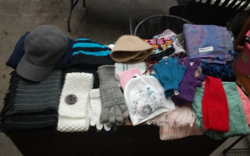 Ladies Assorted Hats, Gloves & Scarves