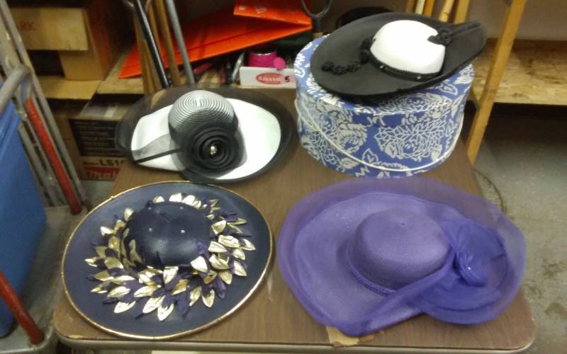 4-Vintage Hats & Hat Box