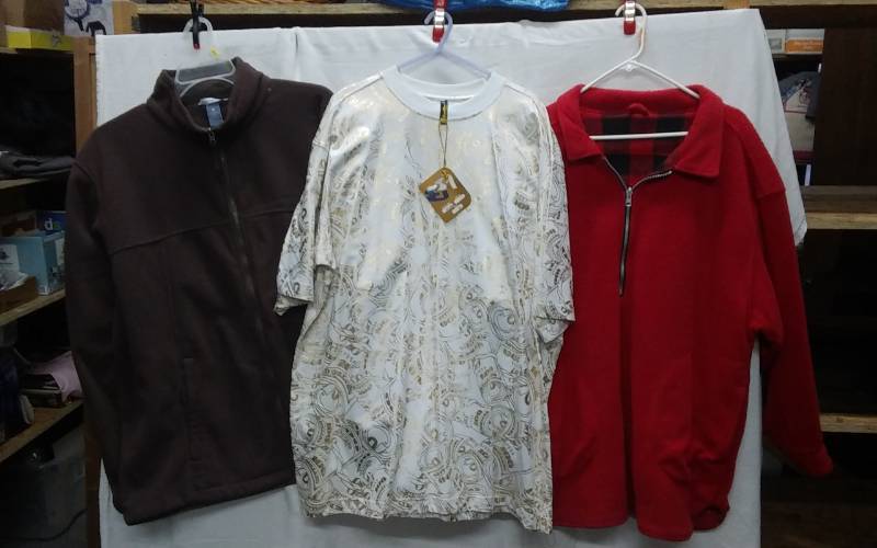 Mens XL New Shirt Gold 100$ Bills, 2-Fleece