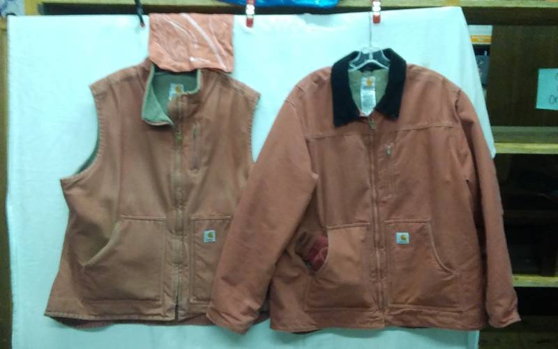 Ladies Carhartt Size 2X-Barn Coat & Vest