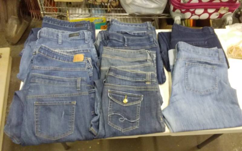 Large Lot Of Ladies Plus Size Jeans 182022 (10 Pairs)