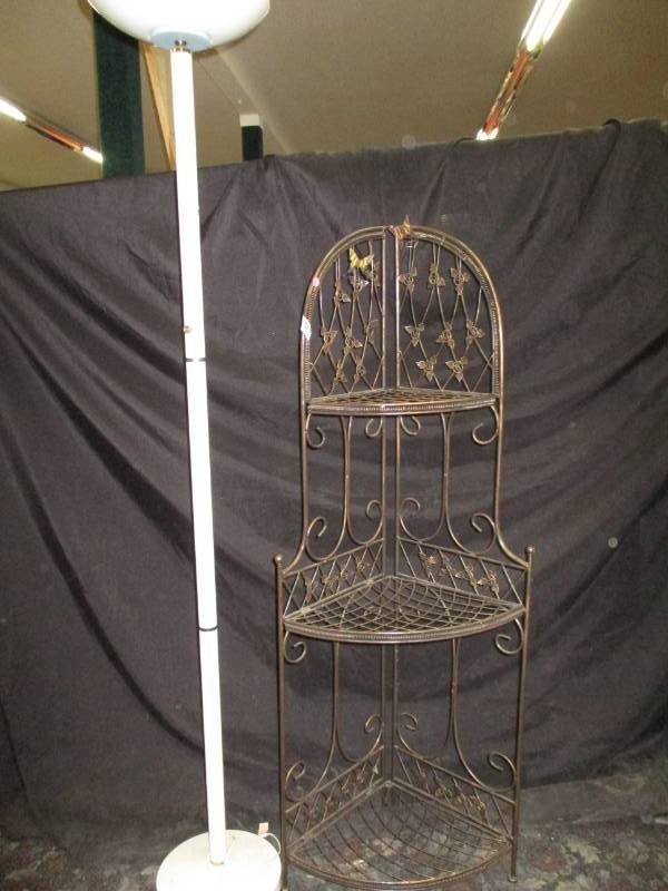 lot 23 image: Metal Collapsible Corner shelf and lamp