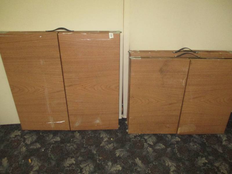 lot 32 image: 3 metal folding tables