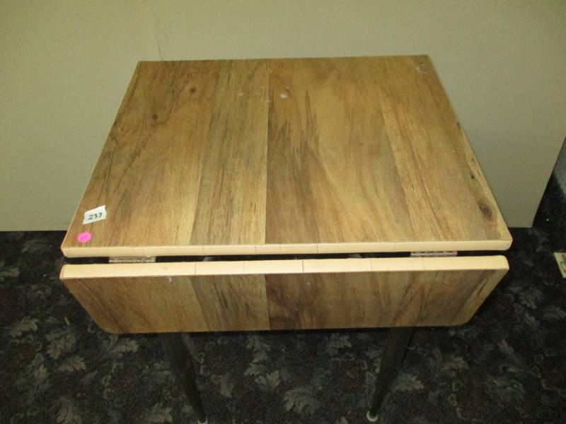 lot 37 image: small drop leaf table
