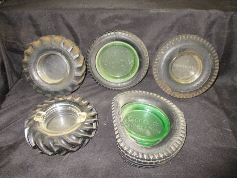 lot 39 image: Old Ash Trays