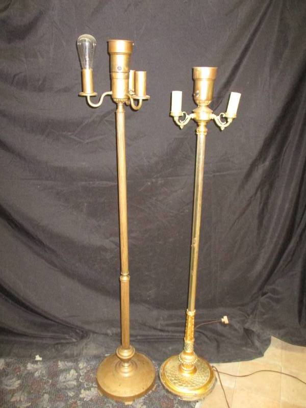 lot 45 image: 2 Antique Lamps