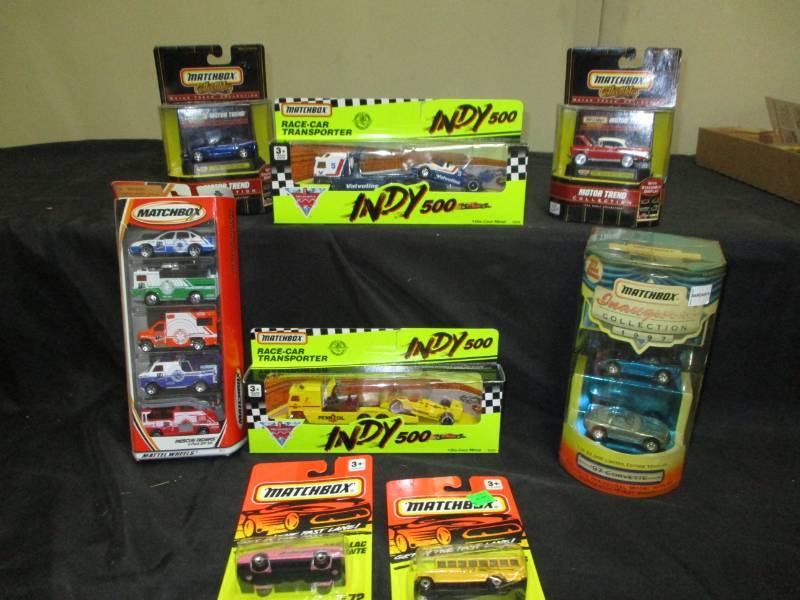 lot 50 image: Matchbox Cars