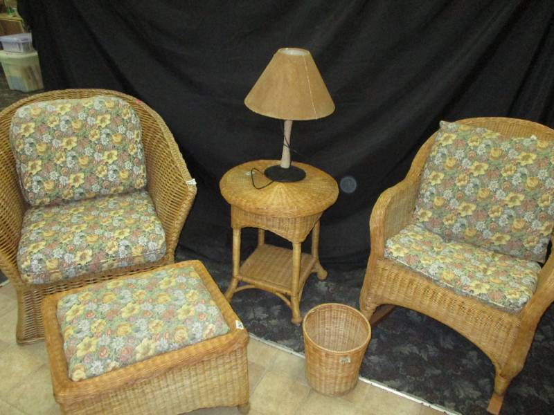 lot 76 image: Wicker Chairs, Table, Lamp, Garbage can anf Ottoman