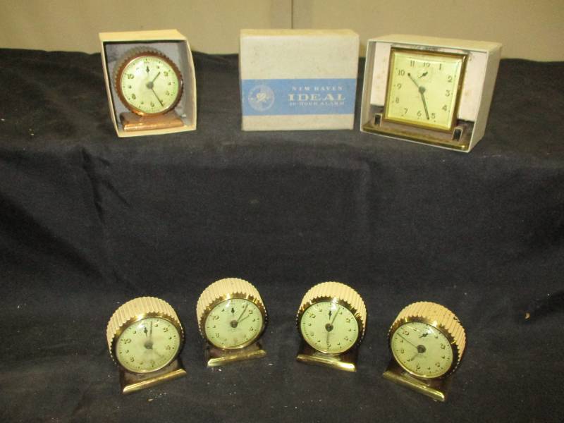 lot 87 image: Genuine Leather Travel Clocks