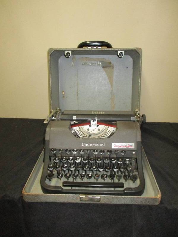 lot 94 image: Underwood Typewriter