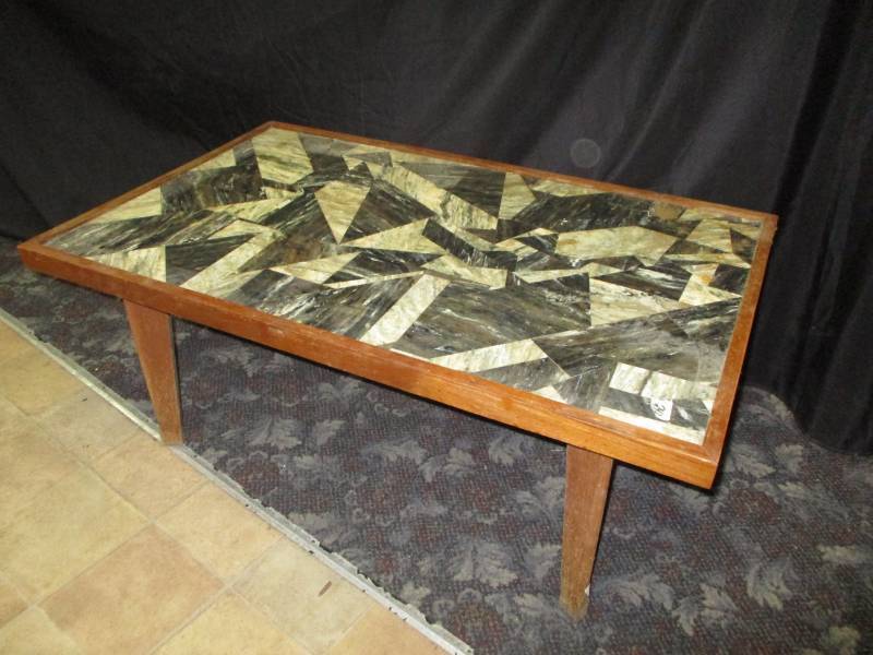 lot 101 image: Coffee Table