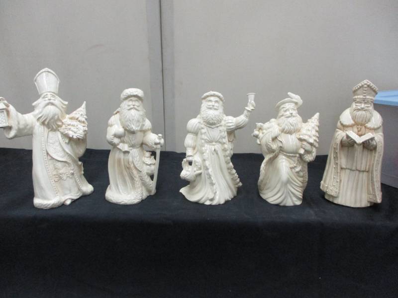 lot 103 image: Christmas Santas