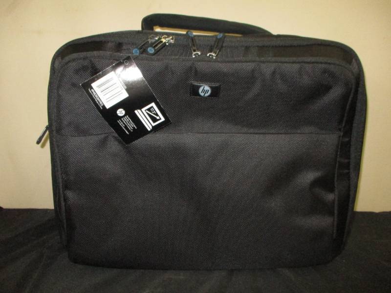 lot 118 image: HP Computer Bag Heavy Duty Still in Plastic