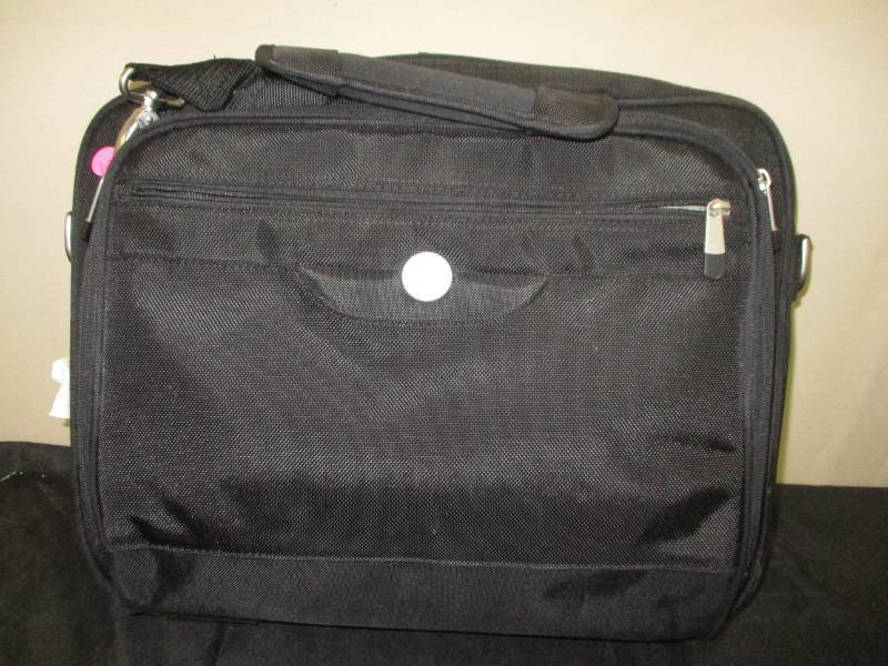 lot 120 image: Del Computer Bag Heavy Duty