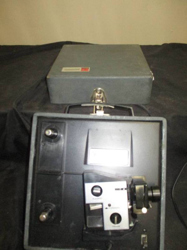 lot 132 image: Instamatic Movie Projector M60 Kodak