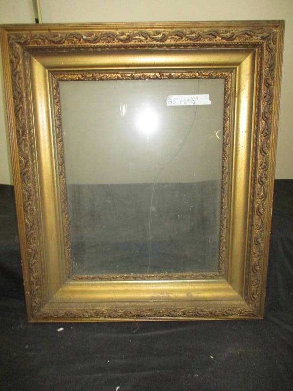 lot 138 image: Antique frame