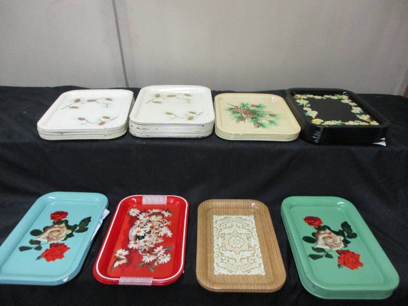 lot 148 image: Vintage Trays