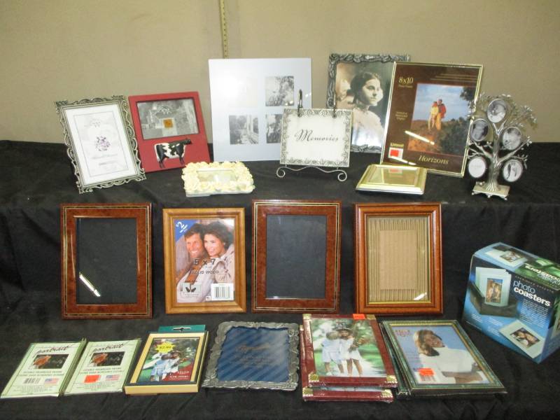 lot 156 image: Picture Frames