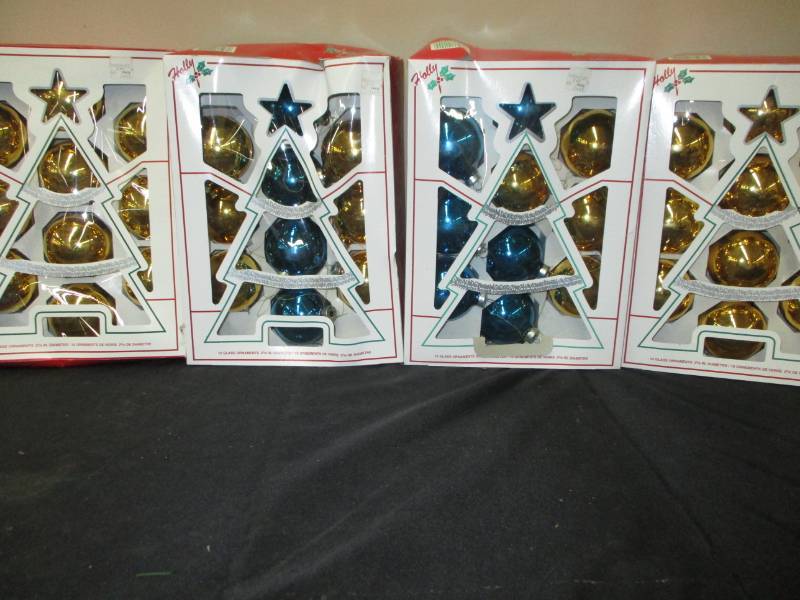 lot 160 image: Christmas ornaments