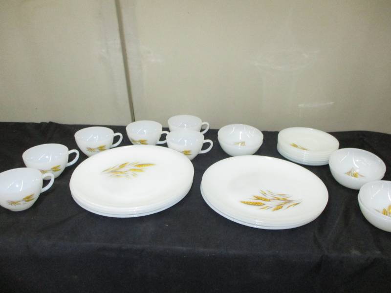 lot 168 image: Wheat Dish set