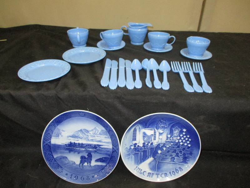 lot 176 image: Irwin kids tea set and plate