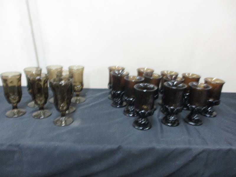 lot 199 image: Glasses