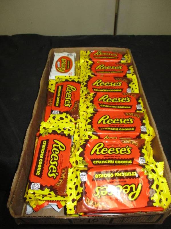 lot 204 image: Approx 40 Various Reeses