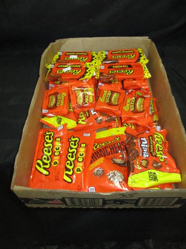 lot 206 image: Approx 35 Various Reeses