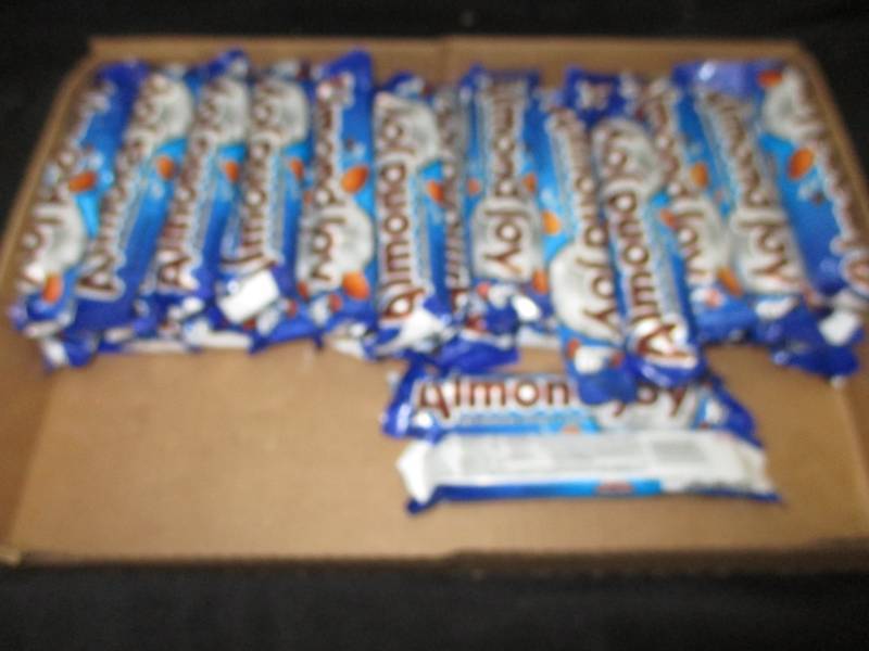 lot 213 image: Approx 38 Almond Joys