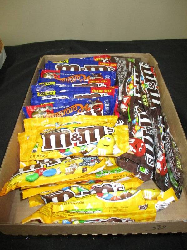 lot 215 image: Approx 30 m&ms