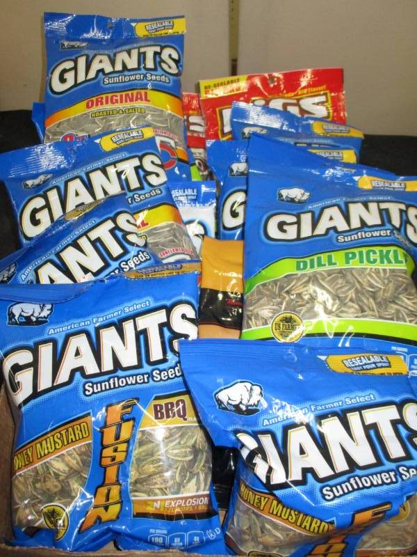 lot 224 image: 14 Big Bags of Seeds