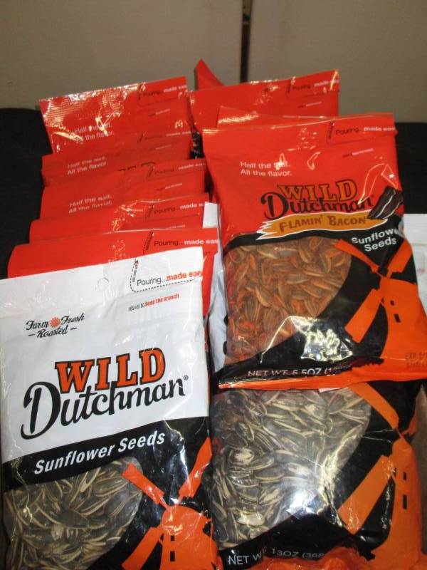 lot 225 image: 14 Big Bags of Seeds