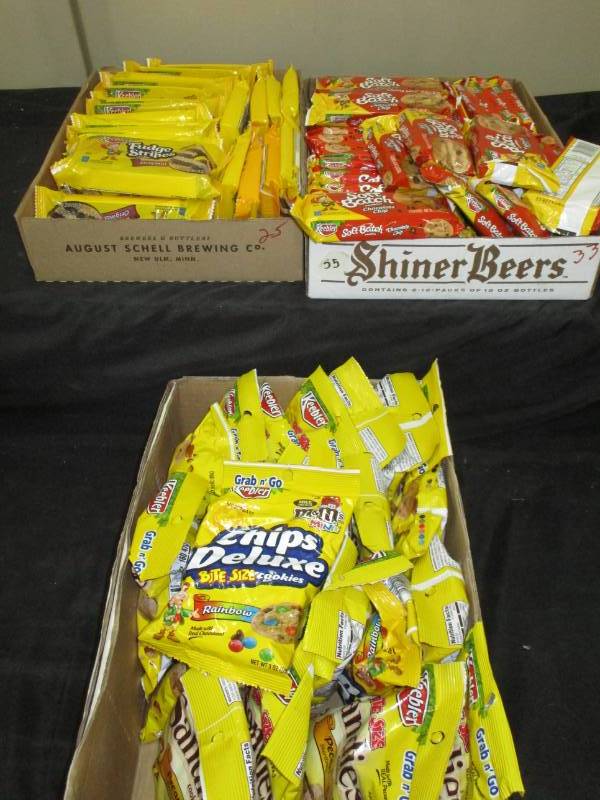 lot 244 image: 81 Keebler Snacks