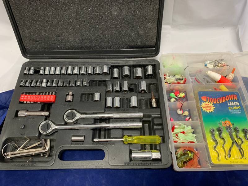 lot 4 image: Socket Set & Tackle Box wFishing Lures