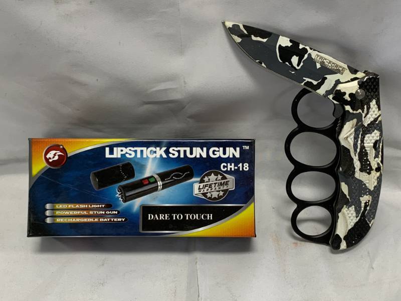 lot 35 image: Lipstick Stun Gun with LED Flashlight, Camo Knuckle Knife