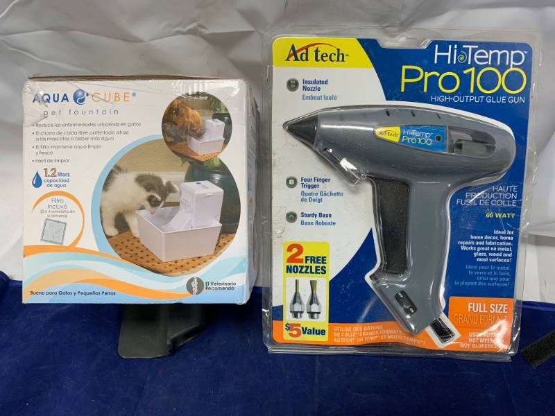 lot 43 image: 1.2 Liter Pet Fountain, Pro Glue Gun