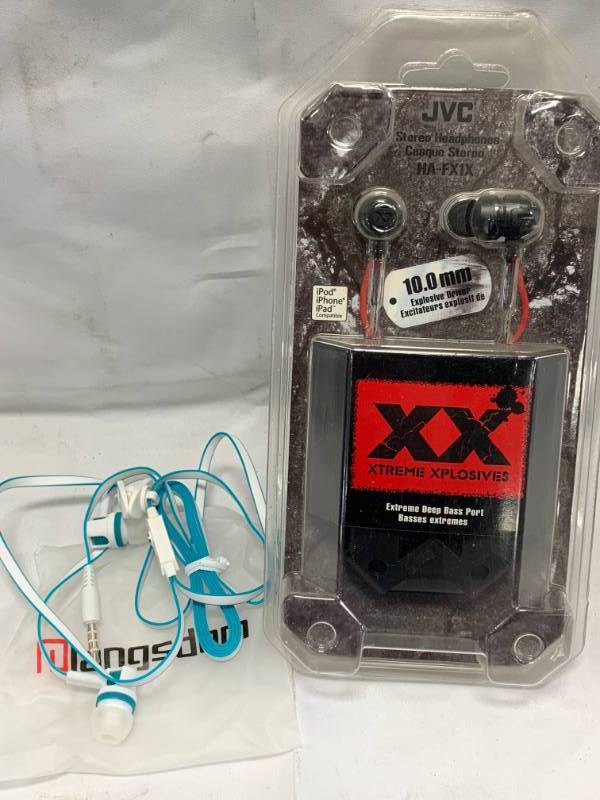 lot 46 image: Lot of 2 Headphones